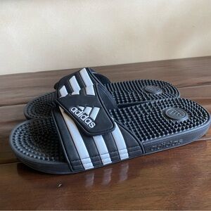 Adidas Adissage slides